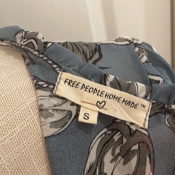 Free People Home Made Blue Floral Tunic Top - Picture 5 of 5